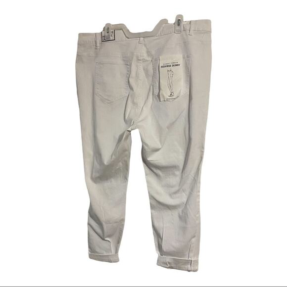 Almost Famous White Distressed Jeans Plus Size 20 Front & Back Pockets NEW - Picture 6 of 7